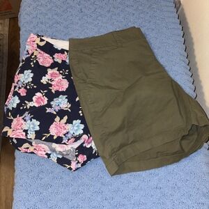 Old Navy Women's Chino Everyday Short Sz 20 - Lot Of 2